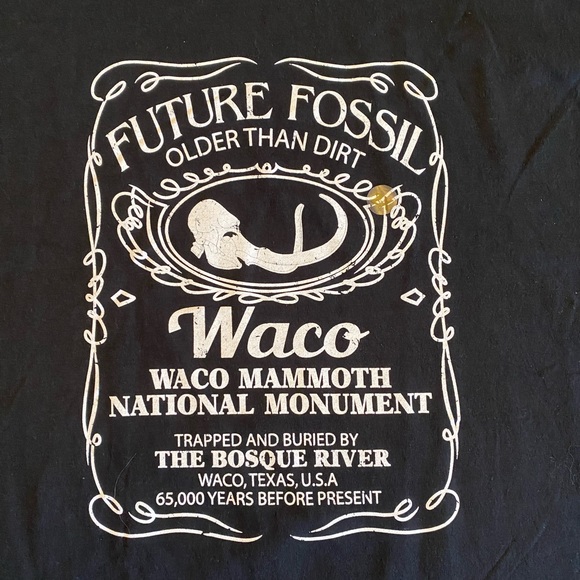 Men’s t-shirt sz 2XL Black “Future Fossil Older Than Dirt” Waco Mammoth Museum - Picture 2 of 5